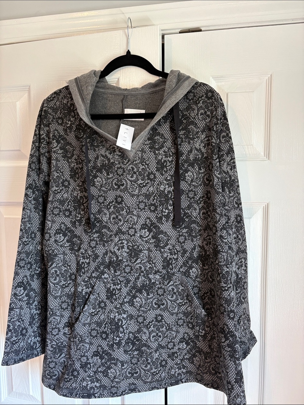 Lane Bryant LIVI Black & Gray Hooded Sweatshirt – Size 18/20 – NWT